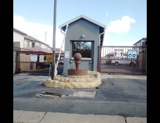 2 BEDROOM TOWNHOUSE FOR SALE IN RISANA